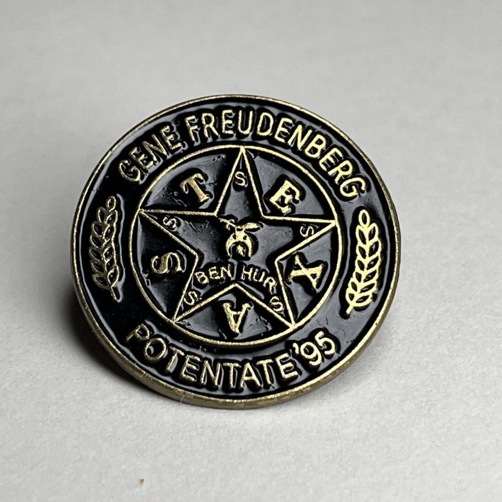 Texas Gene Freudenberg Potentate Ben Hur Lapel Vest Hat Pin 1995